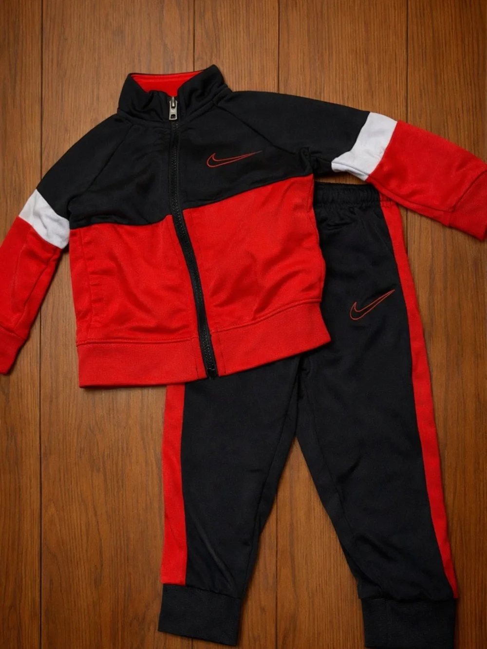 Nike Baby Boy Tracksuit 12M Red Black 2pc Set Jacket Joggers Outfit - Picture 1 of 1